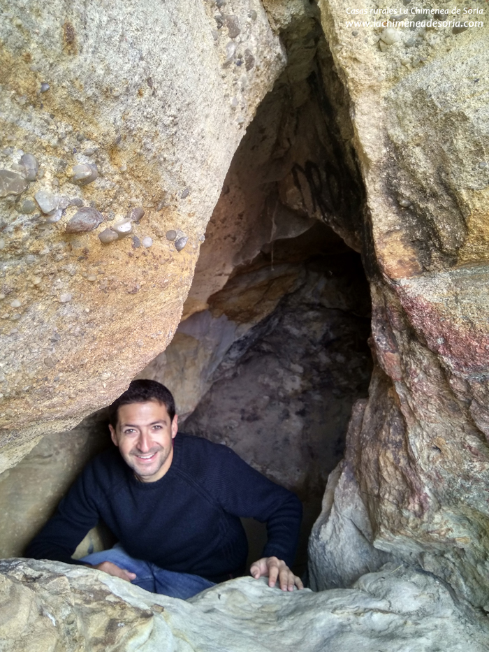 cueva de los moros hacinas